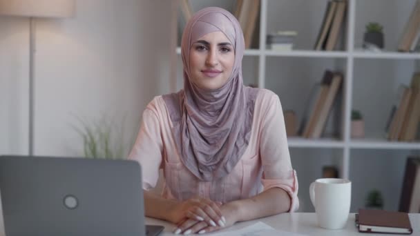 Woman executive business employee laptop office — Vídeos de Stock