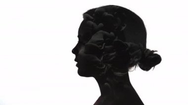 Stres karışıklığı endişe endişe hüzünlü yüz kara bulut