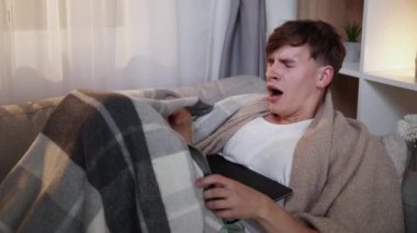 Soğuk algınlığına yakalandım. Mesafeli çalışıyorum.