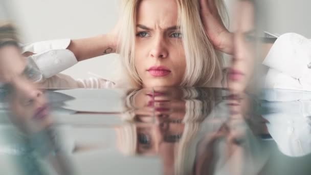 Headache problem psychology disorder woman mirror — Stockvideo