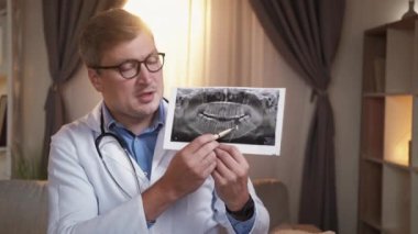 Dişçi danışmanlığı erkek doktor toplantısı