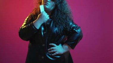 elektronik işlem riski olan kadın kredi kartı