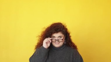 Göz giysisi moda optik aksesuarlar kadın gözlükleri