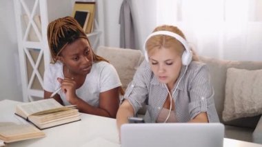 noisy friend home study girl bothering roommate