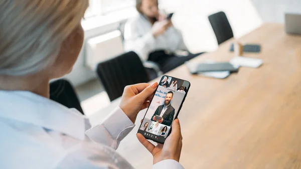 Online wydarzenie biznesowe wideo konferencja zespół telefon — Zdjęcie stockowe