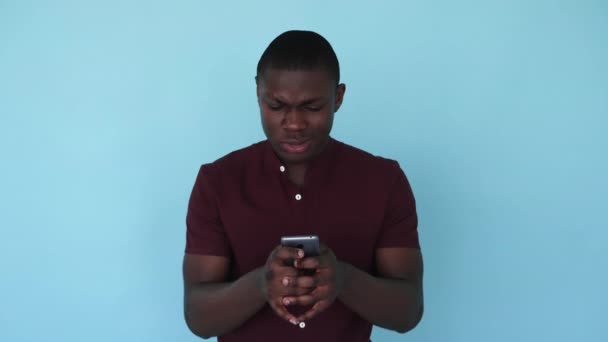 Jeu Téléphone Dépendance Gadget Imbécile Smartphone Mouvement Boomerang Concentré Homme — Video