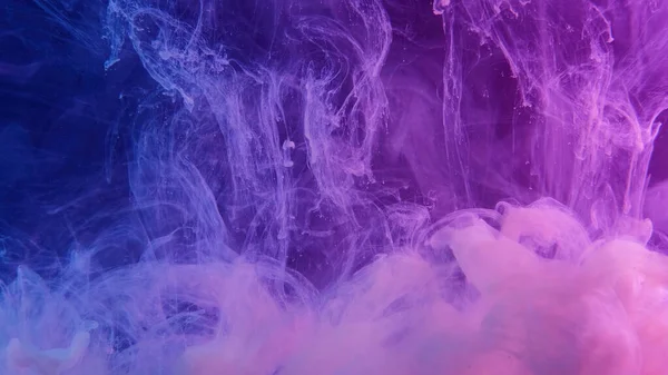 Neonowa Chmura Dymu Pomaluj Wodę Erealna Aura Ultrafioletowe Światło Fioletowy — Zdjęcie stockowe