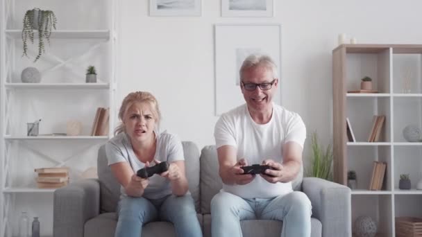 Jeu Vidéo Compétition Familiale Divertissement Week End Fille Déçue Perdre — Video