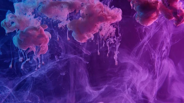 Vernice Goccia Acqua Nuvola Fumo Colore Fantasy Foschia Neon Viola — Foto Stock