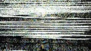 VHS arızası. Tahıl gürültüsü dokusu. Analog bozulması örtüşüyor. Mavi turuncu, beyaz, siyah, bulanık, yanıp sönen objeler soyut arka plan.