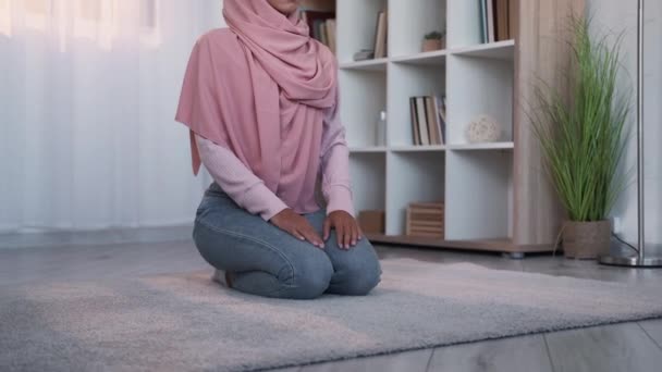 Religious Muslim Allah Faith Islam Religion Unrecognizable Woman Traditional Hijab — Videoclip de stoc