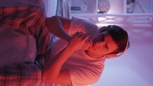 Sad Music Home Melancholy Evening Contemplation Pensive Depressed Upset Guy — Video