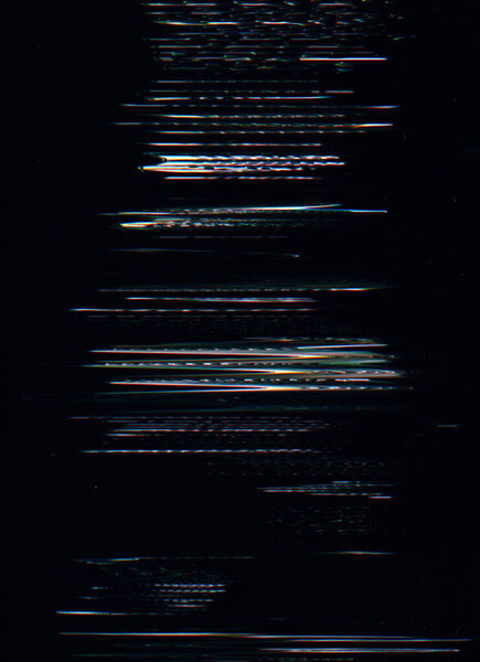 Глюк накладывается на шум. Цифровые артефакты. Электронный дефект. Фото редактор слоя. Фиолетовый синий цвет нечеткие линии текстуры на темно-черной иллюстрации абстрактного фона.