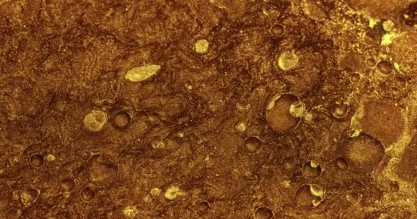 Goldene Glitzerflüssigkeit Blase Textur Hintergrund Schimmernde Ölflüssigkeit Gelbe Farbe Funkelnde — Stockvideo
