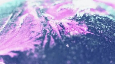 Pembe parıltı dokulu arka planda çalışıyor. Parlak karışık boya.