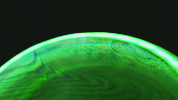 Inspiração Bolhas Magia Fluida Mundo Macro Lâmpada Sabão Transparente Verde — Vídeo de Stock