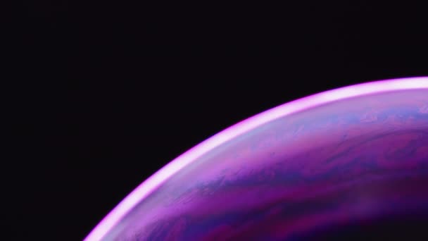 Sabun Köpüğü Sanatı Sıvı Büyüsü Makro Evren Mavi Mor Girdaplı — Stok video