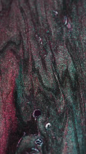 Verticale Video Sprankelende Vloeistofmix Glitter Textuur Glinsterende Golf Rood Groene — Stockvideo