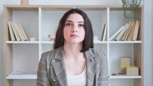 Çevrimiçi Eleman Alımı Web Röportajı Başvurusu Neşeli Meraklı Yöneticisi Kadın — Stok video