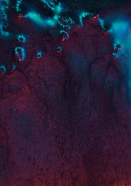 Neon rengi soyut arkaplan. Flüoresan fişeği. Fütürist ışıltı. Odaklanmamış kırmızı pembe pembe ışık parlatıcı dokusu siber punk duvar kağıdı üzerinde kopyalama alanı ile birlikte..