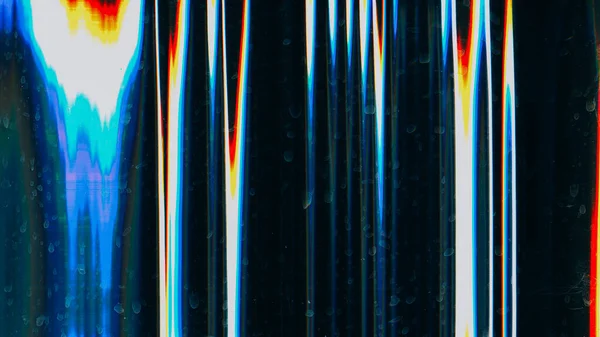グリッチオーバーレイ 風化したディスプレイ デジタル歪み オレンジブルー色輝くノイズダスト傷汚れテクスチャ上ダークブラックイラスト抽象バナー — ストック写真