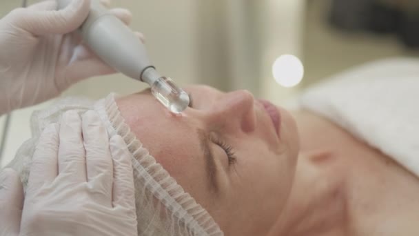 Procédure Rajeunissement Beauté Féminine Cosmétologie Matériel Massage Professionnel Front Levage — Video