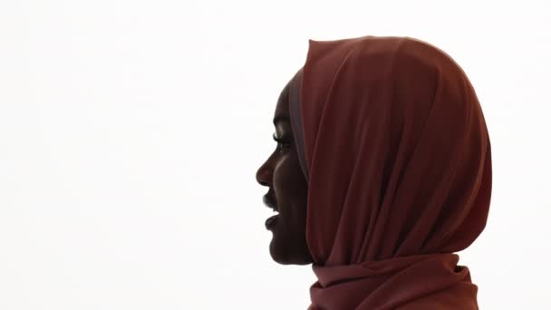 Doğulu Bir Kadın Lham Verici Bir Konuşma Profil Portresi Tesettürlü — Stok video