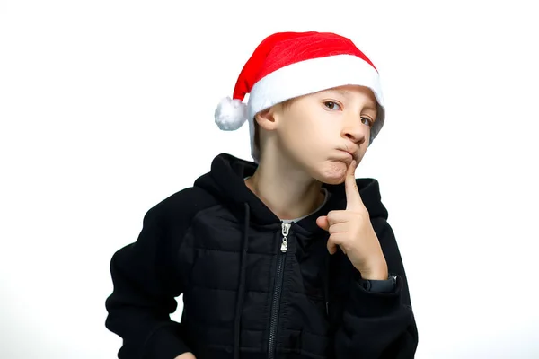 Niño Con Sombrero Rojo Santa Que Está Parado Sobre Fondo —  Fotos de Stock