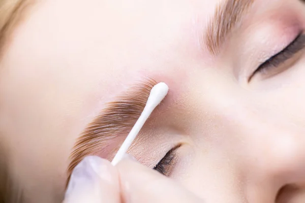 Primer Plano Las Cejas Cabello Que Maestro Elimina Exceso Composición —  Fotos de Stock