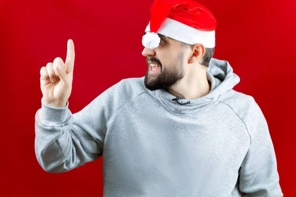 Hombre Con Sombrero Rojo Papá Noel Con Barba Levanta Sobre —  Fotos de Stock