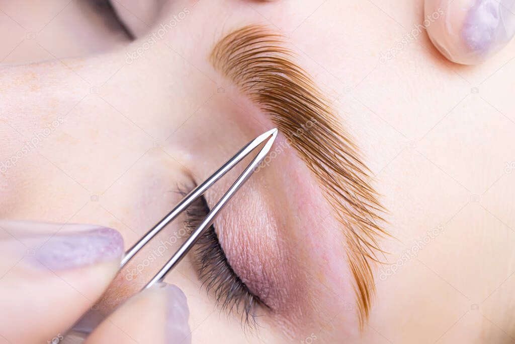 thinning of eyebrow hairs after eyebrow coloring and lamination procedures