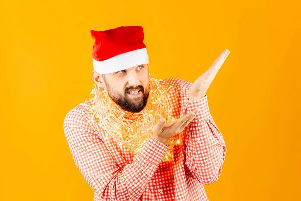 크리스마스 복장을 남자가 미소로 있습니다 — 스톡 사진
