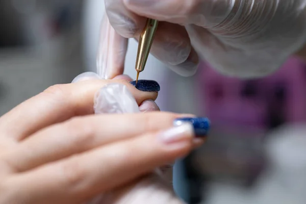 Master Nail Service Makes Manicure Distributing Gel Polish Surface Nail — Stock Photo, Image