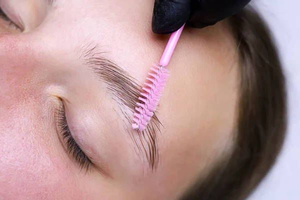 Combing Eyebrow Hairs Eyebrow Lamination Procedure Pink Brush — Stock Photo, Image