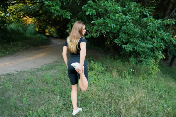 Fitness Model Sports Girl Bent Her Knee Sprained Her Ligaments —  Fotos de Stock