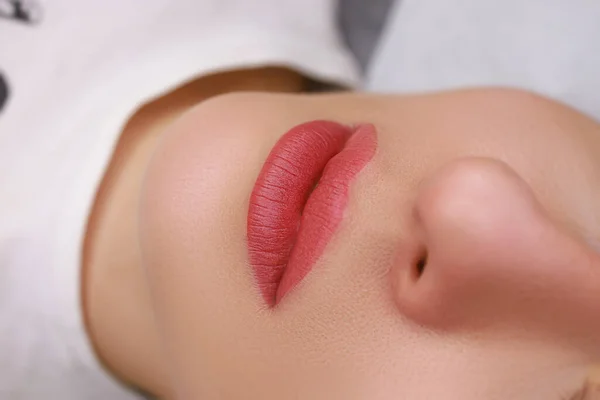 Close Dos Lábios Dos Modelos Que Maquiagem Permanente Foi Feita — Fotografia de Stock