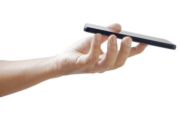 Tarama için siyah akıllı telefonu tutan adam, beyaz arka planda izole edilmiş, kırpma yolu