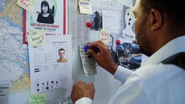 Dedektif soruşturma kurulunda çalışan Afrikalı bir polis dedektifi. Amerikan FBI ajanı ya da özel dedektif polis departmanındaki bir cinayeti araştırıyor. Yüksek kalite 4k görüntü