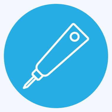 Yumuşak mavi arkaplanda izole edilmiş, modaya uygun mavi gözlü tüp simgesi