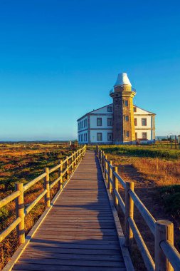 İspanya 'da panoramik deniz feneri, tatil beldesi