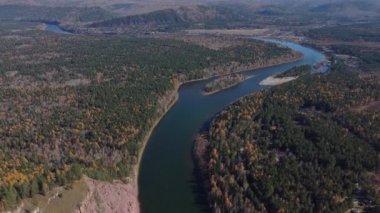 Nehrin üzerindeki hava görüntüleri.