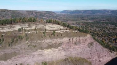Sibirya Ormanı üzerinde sonbahar hava görüntüleri
