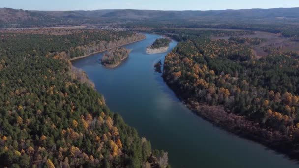 Höstens Flygbilder Över Floden Shamanka Byn — Stockvideo