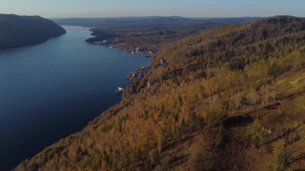 バイカル上空の秋の航空写真 シベリア — ストック動画