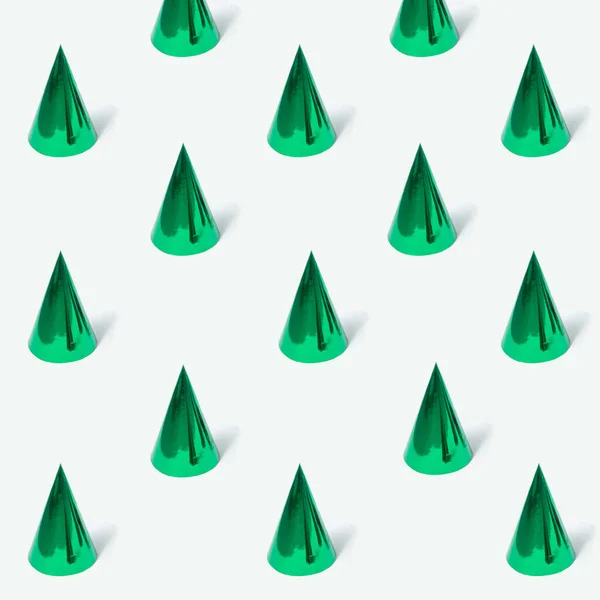 Концепція Мінімалістичної Ялинки Блискучий Зелений Ліс Засніженому Білому Тлі Новорічна — стокове фото
