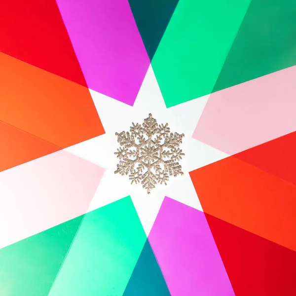 Snowflake Σχήμα Πλαίσιο Πολύχρωμο Φόντο Ζωηρή Χριστουγεννιάτικη Ιδέα Μινιμαλιστική Ιδέα — Φωτογραφία Αρχείου