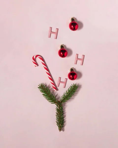 Hohoho Christmas Cocktail Candy Cane Red Bauble Xmas Tree Branch — Stock Photo, Image