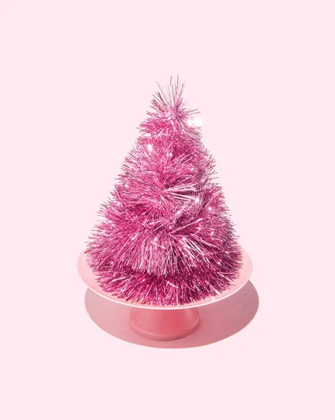 Xmas Tree Cake Plate Stand Light Pink Background Minimalistic Christmas — Stock Photo, Image