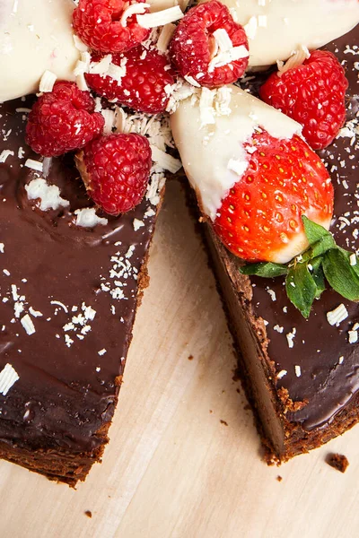 Detail Cheesecake Dark Chocolate Strawberries Top View — Stock Fotó