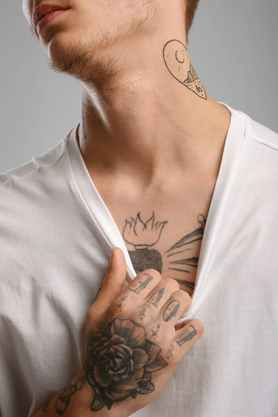 Cropped Image Young Tattooed Man Pulling His Shirt — Stock Photo, Image